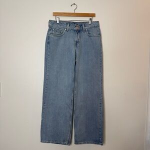 Levi’s Super Low Light to Medium Wash Jeans Wide Leg size 29